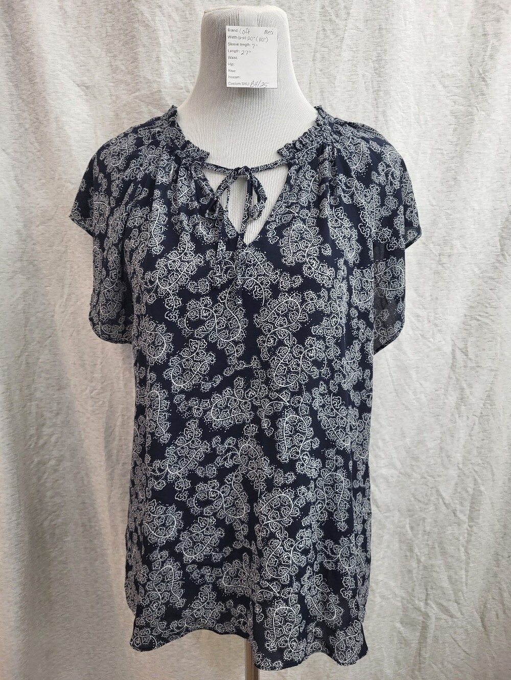 LOFT Women's Navy Blue Blouse Flutter Sleeve Tie Front Floral Paisley Size‎ Med